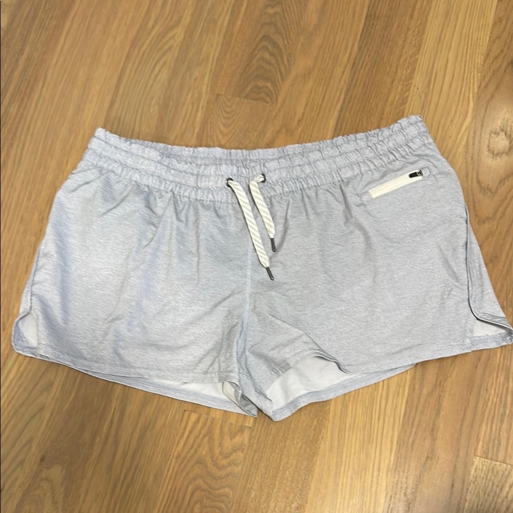Vuori Women's Athletic Shorts in Light Gray